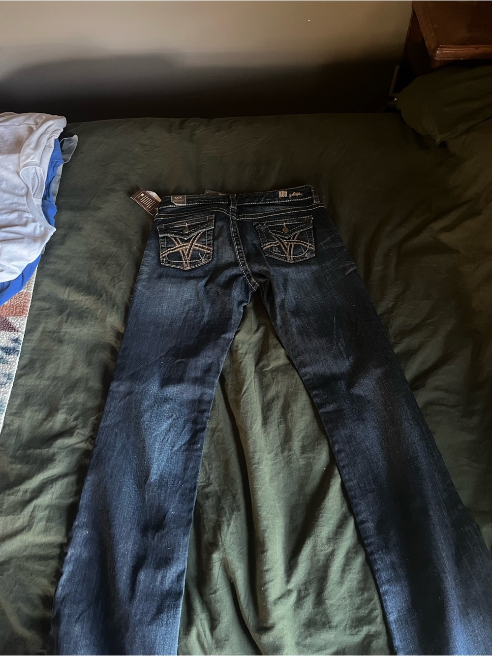 NWT Kut from the Kloth Kate Low Rise Bootcut Distressed Jeans - Picture 3 of 3